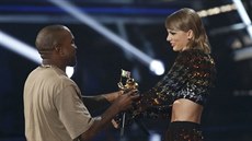 Kanye West a Taylor Swift na MTV Video Music Awards (Los Angeles, 30. srpna...