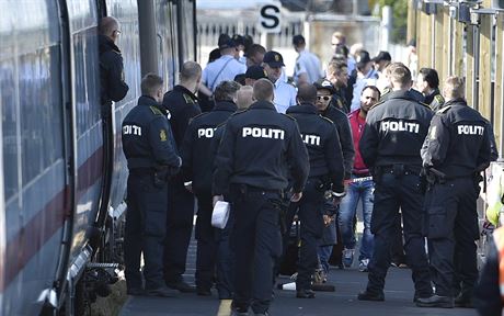 Dánsko zastavilo elezniní dopravu s Nmeckem kvli uprchlíkm. (7. záí 2015)