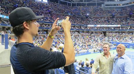 Pavel Zacha si nvtvu na tenisovm US Open uval.