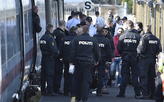 Dánsko zastavilo elezniní dopravu s Nmeckem kvli uprchlíkm. (7. záí 2015)