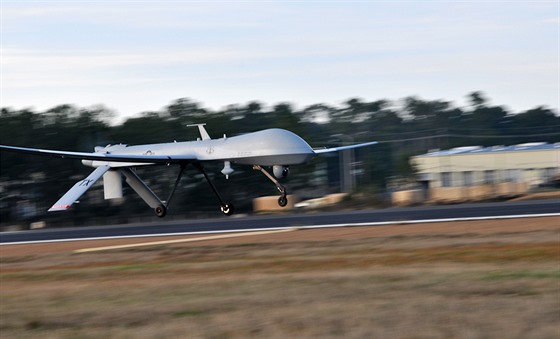 Bezpilotní letoun MQ-1 Predator na základn Lielvarde v Lotysku