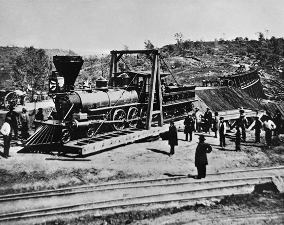 Stavba železnice ve městě Topeka v Kansasu v roce 1870