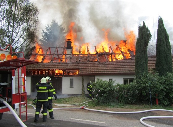 Poár rodinného domu v Kounov na Rychnovsku (6.9.2015).