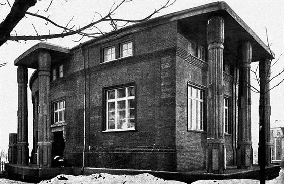 Stavba Blkovy vily byla zahjena v roce 1910 a dokonena o rok pozdji.