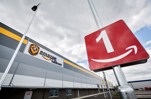 Amazon zvyšuje mzdy. Řadoví pracovníci budou vydělávat až 175 korun na hodinu
