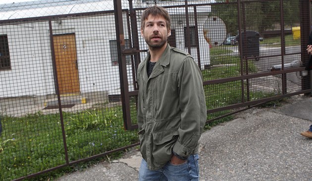 Ministr spravedlnosti Robert Pelikán p�i náv�t�v� uprchlického tábora ve...