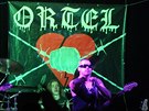 Koncert kapely Ortel v Po��tk�ch na Pelh�imovsku. S�l sokolovny byl vyprodan�,...