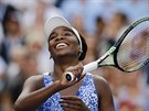 Venus Williamsová se usmívá po hladkém postupu do tvrtfinále US Open.
