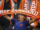Malý fanouek nizozemského fotbalu bhem utkání s Islandem