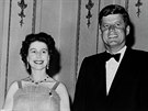 Královna Albta II. a John F. Kennedy (Londýn, 5. ervna 1961)