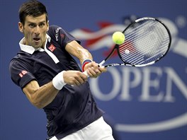 Novak Djokovi se opr do deru ve tvrtfinlovm souboji na US Open.
