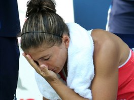 Italskou tenistku Saru Erraniovou postup do 3. kola US Open hodn bolel.