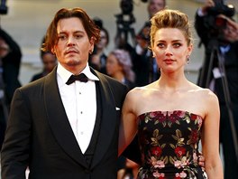 Amber Heardová a Johnny Depp v Benátkách (5. záí 2015)