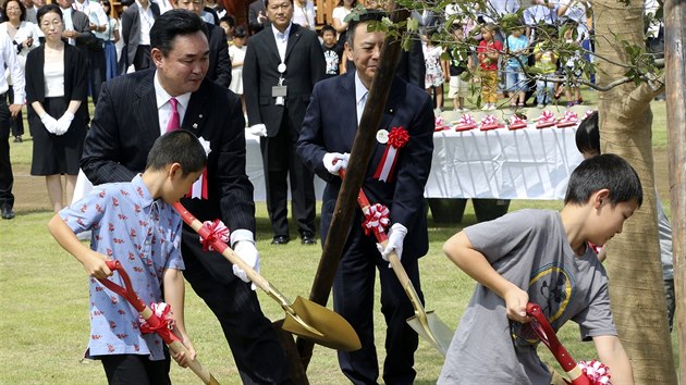 Japonsk msto Naraha, kter bylo zamoen radiac, se znovu vrac k normlnmu ivotu. tyi roky od katastrofy jadern elektrrny Fukuima mohou obyvatel do msta. (5. z 2015)