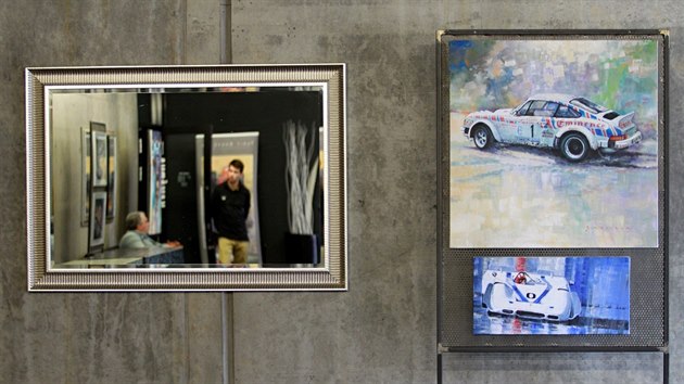 Z vstavy obraz sportovnch voz Porsche Art ukrajinskho vtvarnka Yuriye Shevchuka.