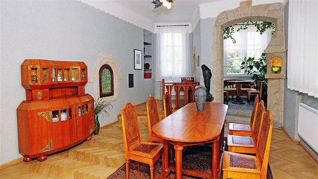 František Bílek sám navrhl nejen vilu, ale i interiér a veškerý nábytek. 