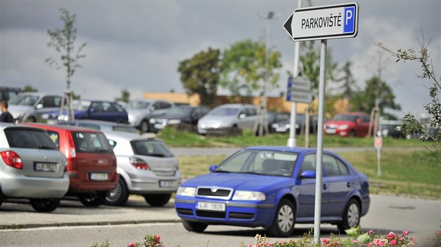 Nov obansk zkonk umouje majiteli pozemku nechat odthnout ciz auto bez asistence policie.