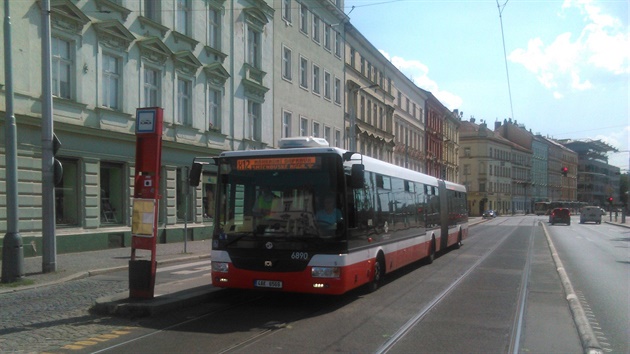 Provoz tramvají v Nádraní ulici je peruen. Náhradní autobusovou dopravu...