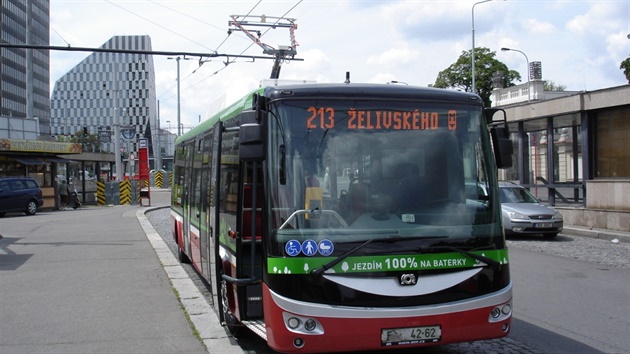 Elektrobus SOR EBN 11 jezdí na pravidelné lince.