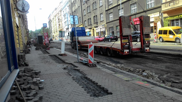 Rekonstrukce tramvajové trati v Blehradské ulici.