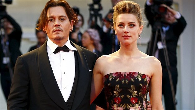 Amber Heardová a Johnny Depp v Benátkách (5. září 2015)