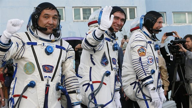 Ajdyn Aimbetov, Sergej Volkov a Andreas Mogensen odstartovali z kosmodromu Bajkonur.