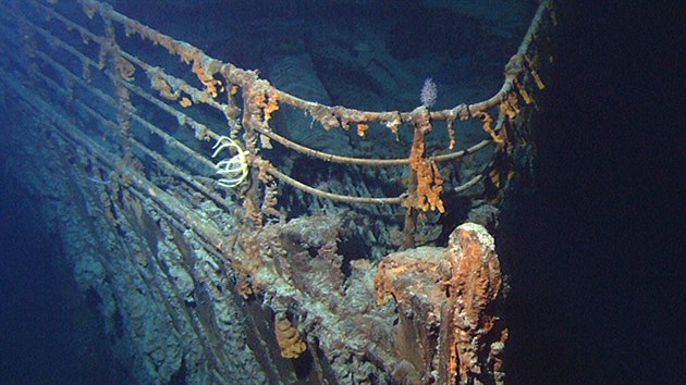 Slavný záběr přídě Titanicu, kterou Ballardova výprava objevila na začátku září 1985.