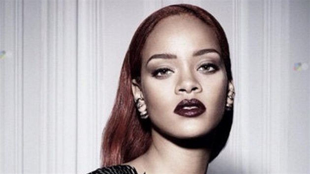 Rihanna nikdy nemla problm odhalovat sv tlo a toho znaka Dior vyuila v nov kampani.