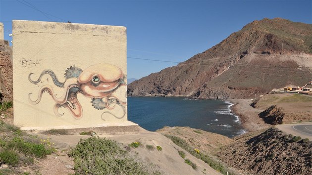 Umění, nebo se snad někdo inspiroval romány Julese Vernea? U majáku Cabo de Gata.
