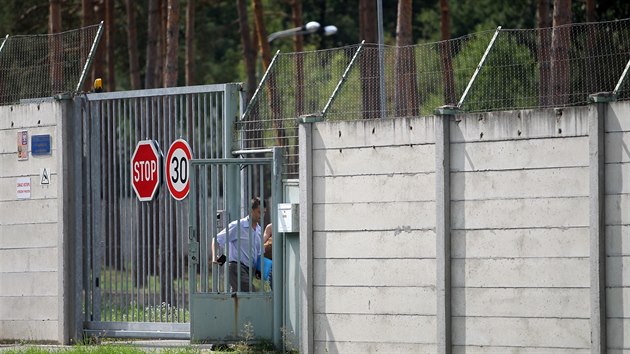 V arelu v Potorn, kde m bt poboka beclavsk vznice, postavili hasii za jedin veer 25 stan. Ty pojmou a ti stovky uprchlk, kte nelegln pekroili esk hranice.