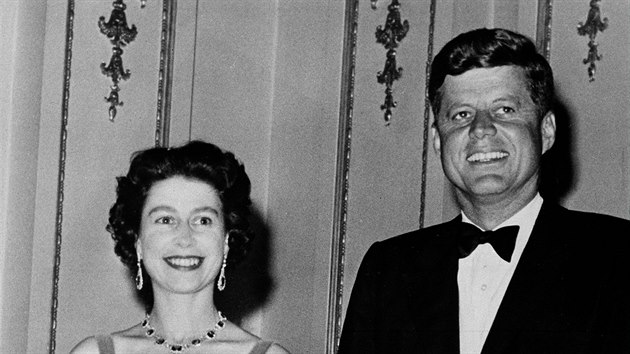 Krlovna Albta II. a John F. Kennedy (Londn, 5. ervna 1961)