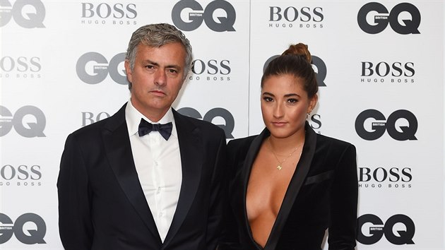 Jose Mourinho a jeho dcera Matilde na udlen cen GQ Men of the Year (Londn, 8. z 2015)