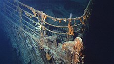 Slavný záběr přídě Titanicu, kterou Ballardova výprava objevila na začátku září...