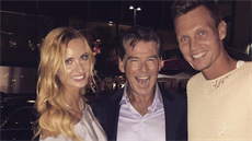 Tomá� Berdych se s man�elkou Ester vyfotili s bývalým p�edstavitelem agenta...
