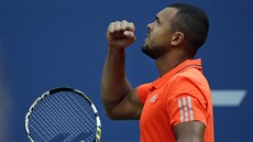 RADOST. Jo-Wilfried Tsonga oslavuje zisk fiftýnu ve tvrtfinále US Open.