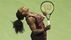 JÁ TO DOKÁZALA. Obvykle Serena Williamsová s emocemi po zápasech se sestrou...