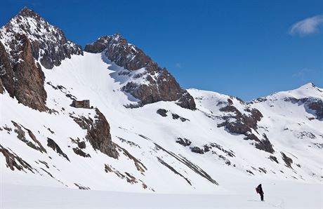 Vrchol hory Dôme de neige v alpském masivu Ecrins na jihovýchod Francie.