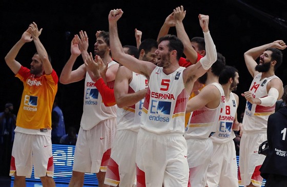 panltí basketbalisté slaví postup do finále mistrovství Evropy.