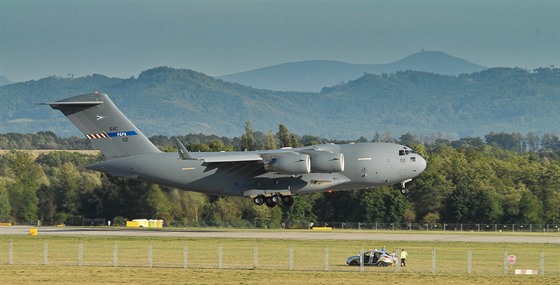 Alianní transportní letoun C-17 Globemaster