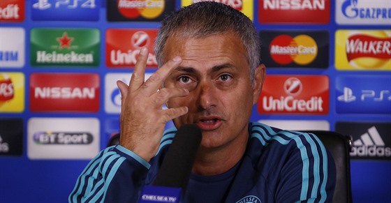 José Mourinho na tiskové konferenci.