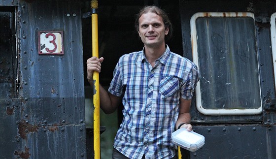 Petr Górecki, který provozuje geocasching od roku 2005, v jedné ostravské...