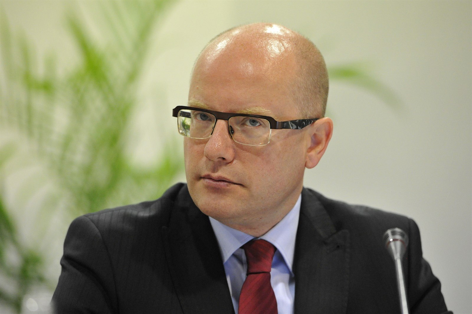 Premiér Bohuslav Sobotka 14. zá�í v Brn� p�ed zasedáním vlády.