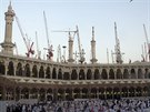 Jeáby kolem Velké meity v Mekce  (5. ledna 2013)