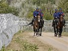 Maarská policie na hranicích Srbska (16. záí 2015)