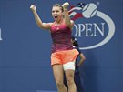 Simona Halepová kepí - práv postoupila do semifinále US Open.