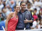 Italská tenistka Flavia Pennettaová (vpravo) se utkává o titul z US Open s...