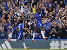 Lepí as pro první gól v Chelsea si zejm francouzský stoper Kurt Zouma...