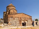 Kostel Akdamar Kilisesi nechal v 10. století postavit král Gagik Atzuruni.