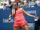 OBRANA. Roberta Vinciov zahrv bekhend v semifinle US Open.