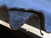 Stení krytina eternit je vyroben z azbestu.